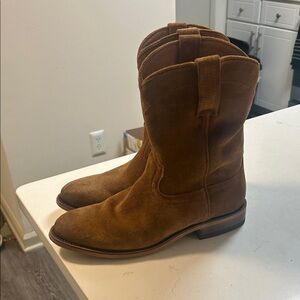 Men's Tan Suede Boots 7.5 Cody James Like New (worn once)